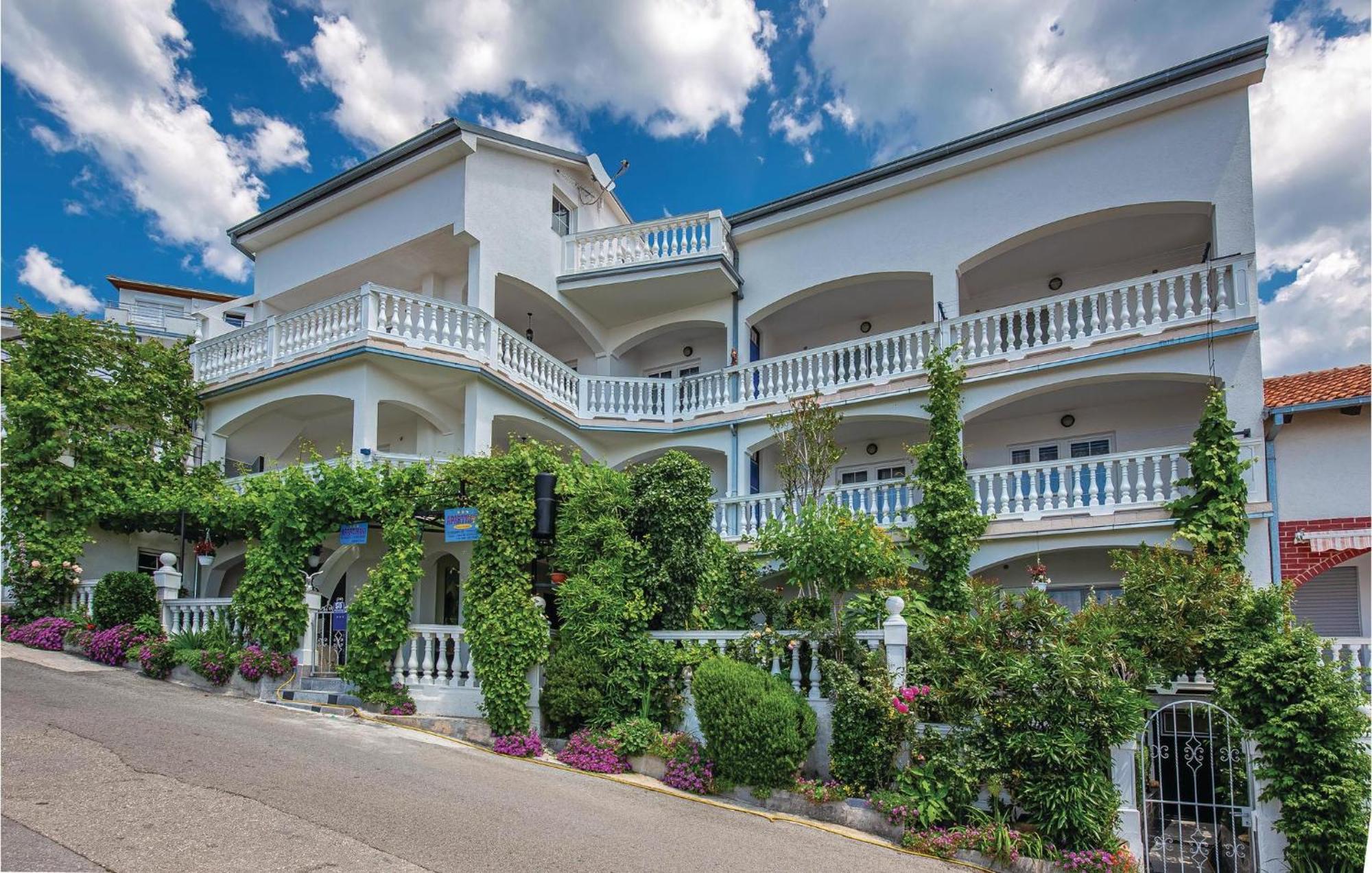 Stunning Apartment In Crikvenica With Wifi Extérieur photo