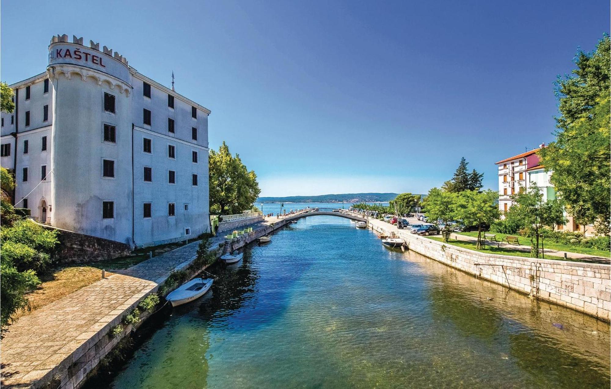 Stunning Apartment In Crikvenica With Wifi Extérieur photo