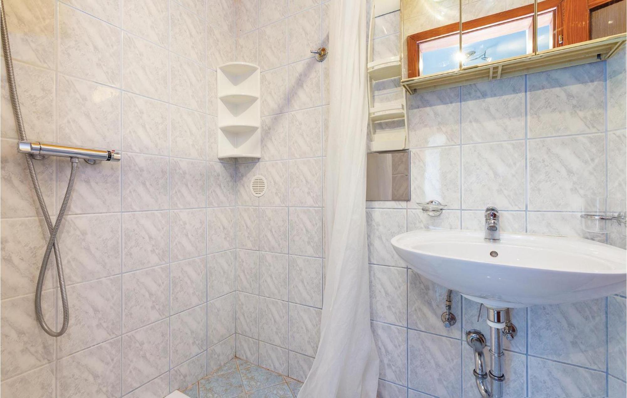 Stunning Apartment In Crikvenica With Wifi Extérieur photo